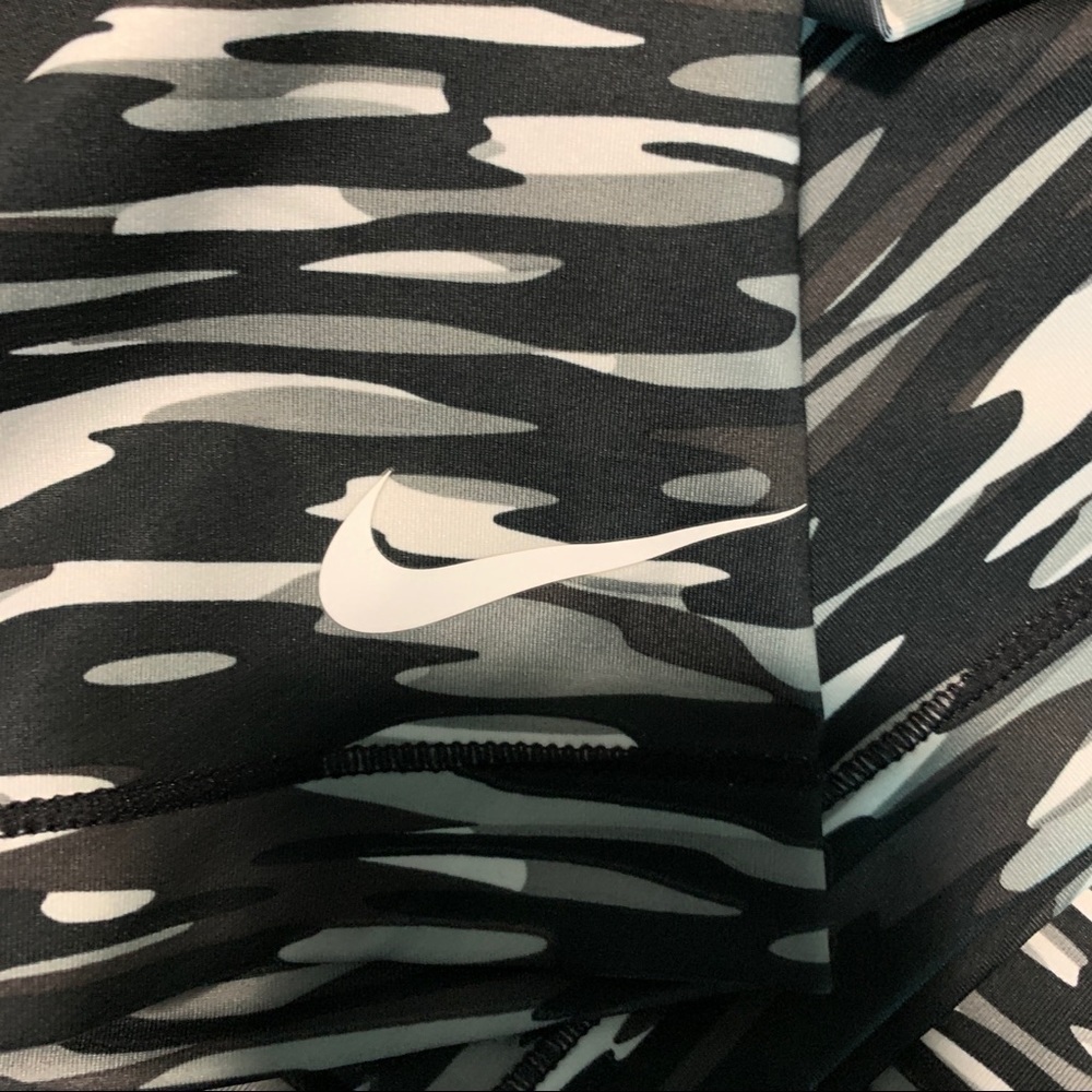 Nike Pro- Capri Leggings - image 4